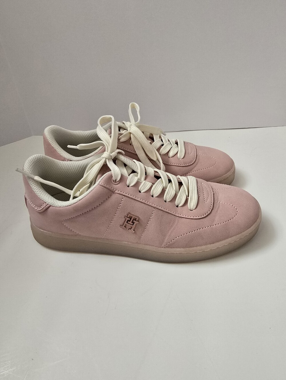 Tommy Hilfiger Light Pink Rose Sneakers 7.5 EUC